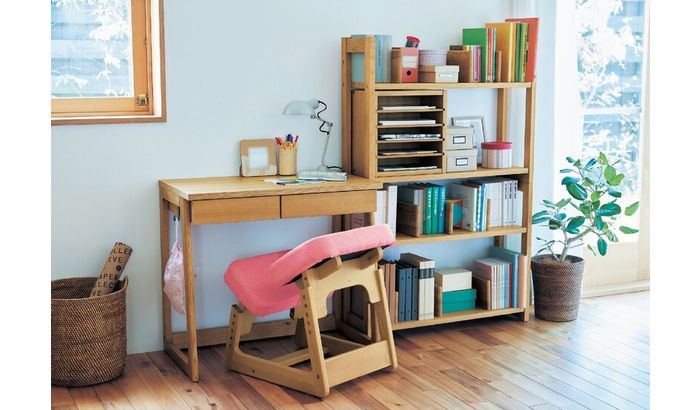 小学校勉強机  インテリア 小学生が机に向かいたくなる勉強机の選び方とは？周辺環境の整え