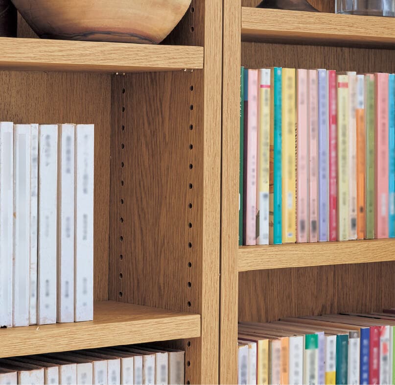 突っ張らずに取り付けられる薄型本棚 ＜幅40/幅80cm＞