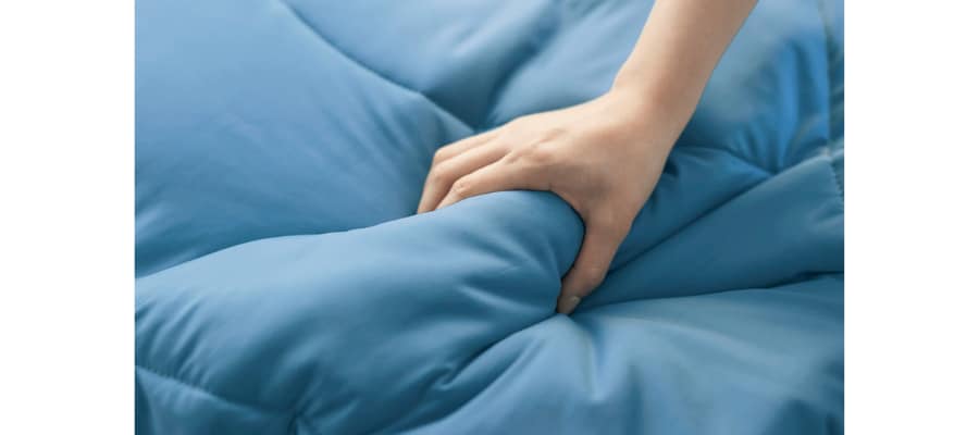 ひんやり加工をプラスしたもっちり接触冷感キルトケット 【ひんやり★★★★】 ひえとろ