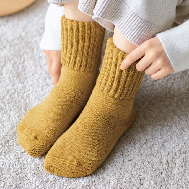 ■スリッパいらずのあたたかさ。毛布みたいな極厚ソックス