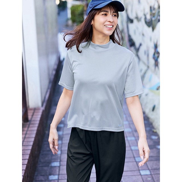 いかにもなトレーニングウェアが苦手な人にもおすすめ！普段着コーデにも使える一枚