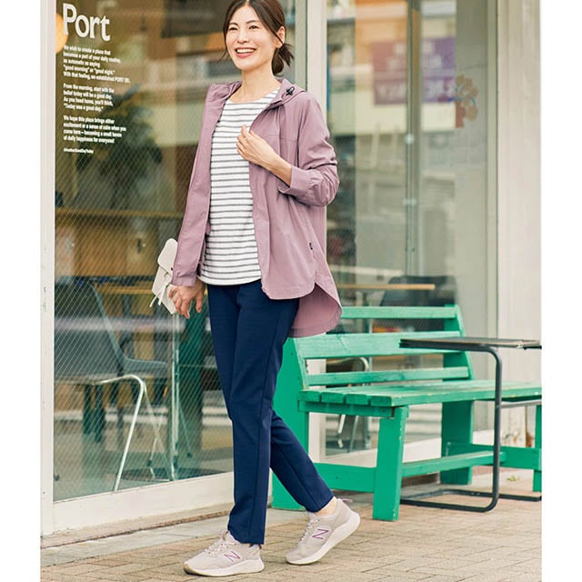 普段着感覚で着られる着丈長めのウォーキングジャケット