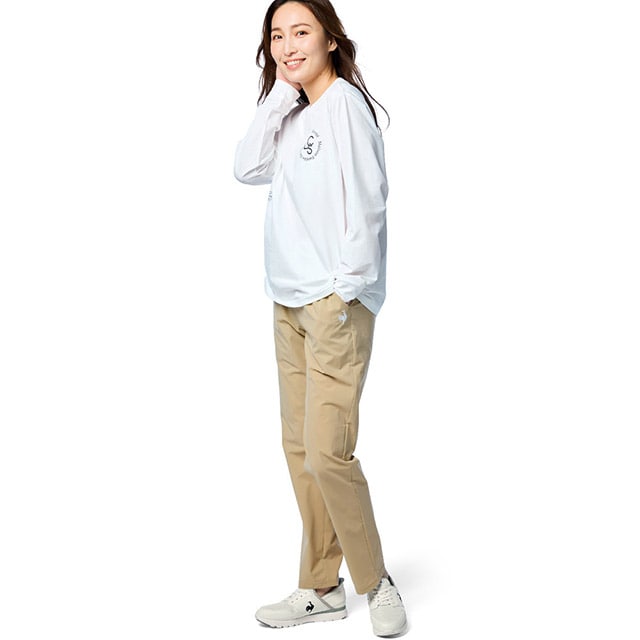 強い日差しから肌を守る長袖Tシャツ