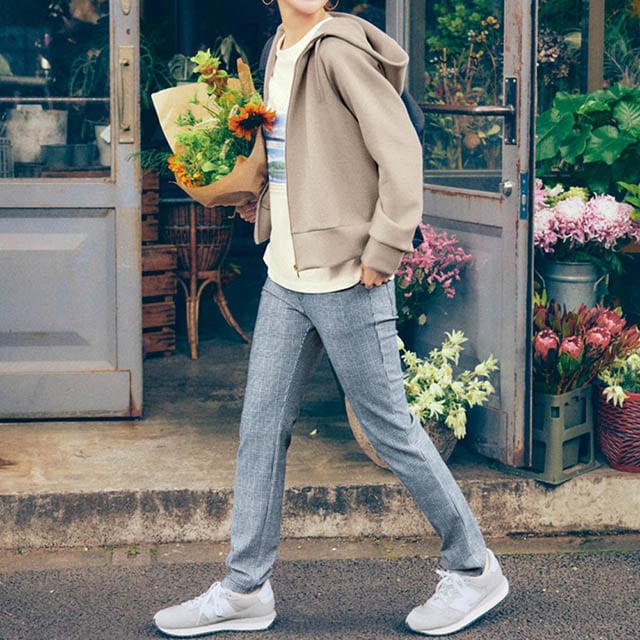 スニーカー合わせでカジュアルにもぴったり