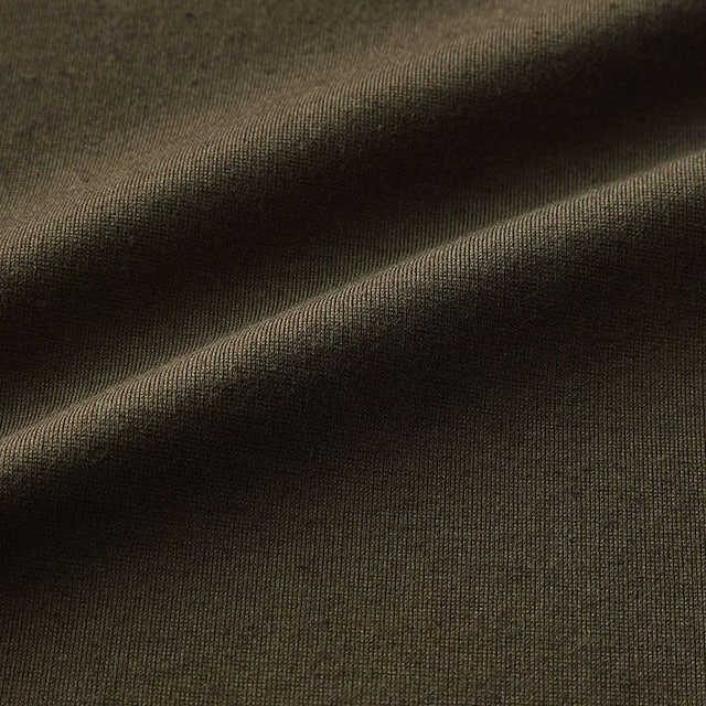 ぐーんと伸びる、肌あたり滑らかなはき心地