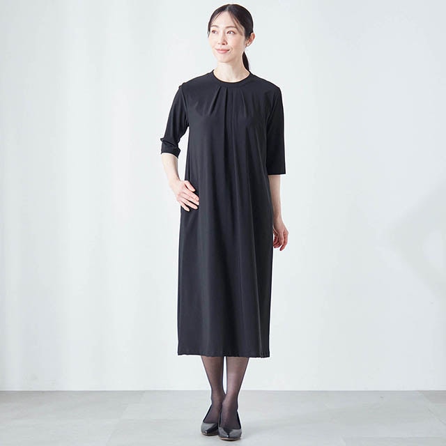 体型を拾いにくい、すとんときれいなシルエット