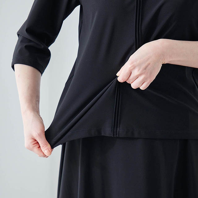 ストレッチ入りのカットソー素材だから動きやすい