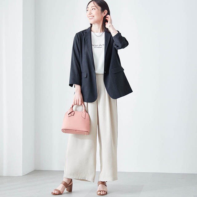 季節の変わり目から汗ばむ時期までシーンを問わず活躍