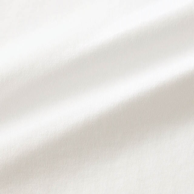 表面の毛羽を無くすシルケット加工をかけた綿100%のスムース素材