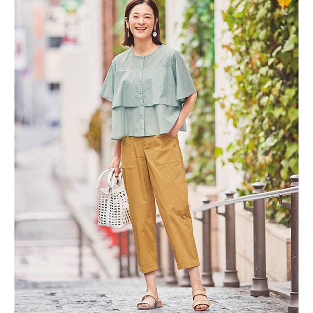 ゆるやかな丸みで腰まわりゆったりのコクーンパンツ