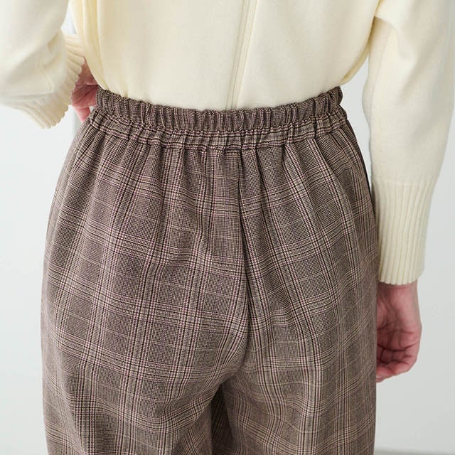 ウエストは後ろゴムではきやすく着心地ラクちん