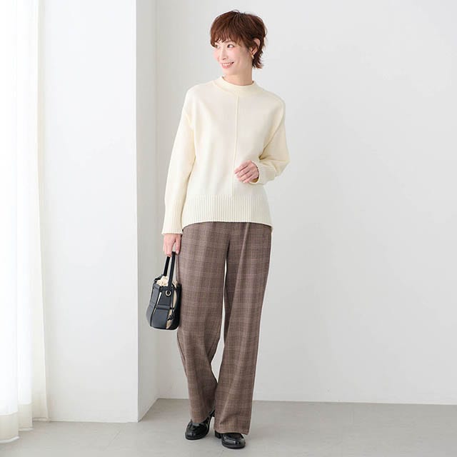 シンプルトップスと合わせても着映える上品なグレンチェック柄