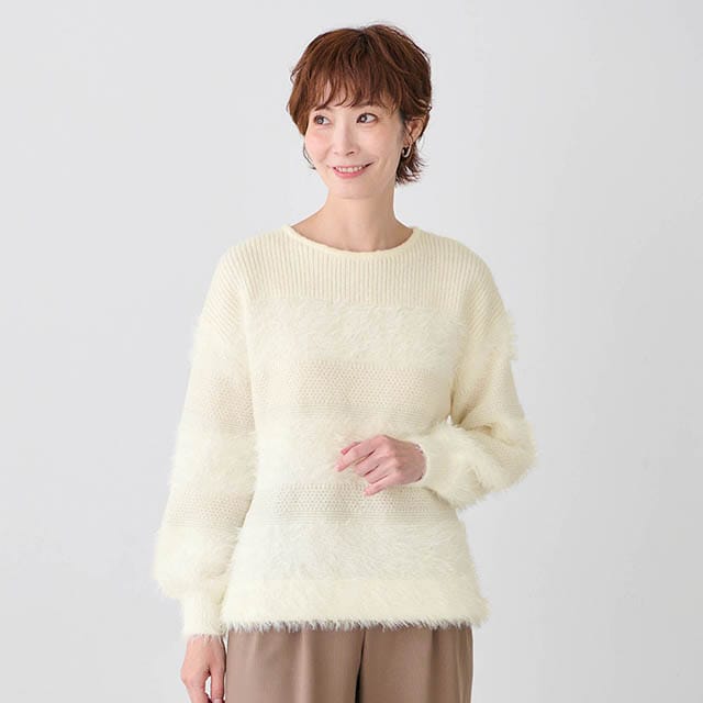 編み地の切り替えで立体的で洗練された印象に