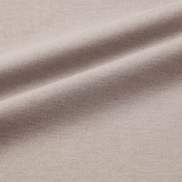 毛玉になりにくい特殊な糸を使用し、なめらかできれいな風合いをキープ