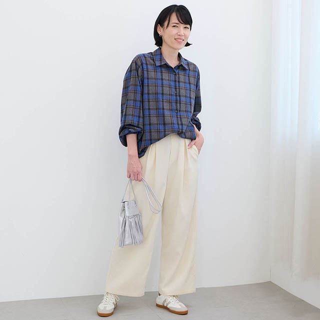 大きすぎないややルーズなシルエットですっきり着こなせる