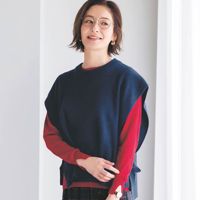 両サイドで結ぶリボンデザインが大人可愛いニットベスト