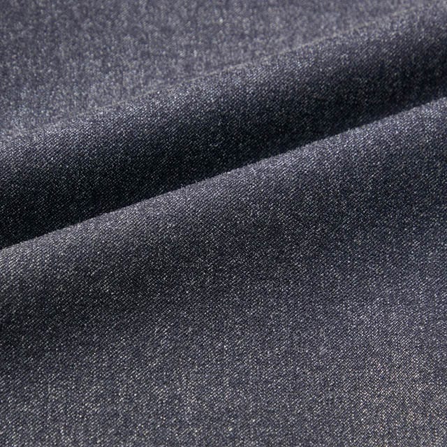 尾州織素材だからカジュアルながらもきちんとコーデに使える