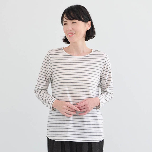 Tシャツは1枚でも着映える裾ラウンドデザイン