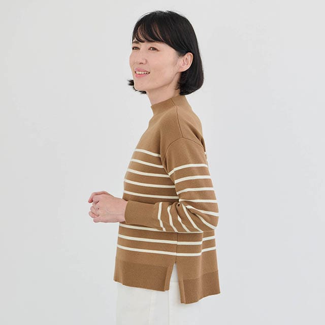 前身丈はやや短めですっきりと、後ろ身丈はやや長めで気になるヒップまわりをさりげなくカバー