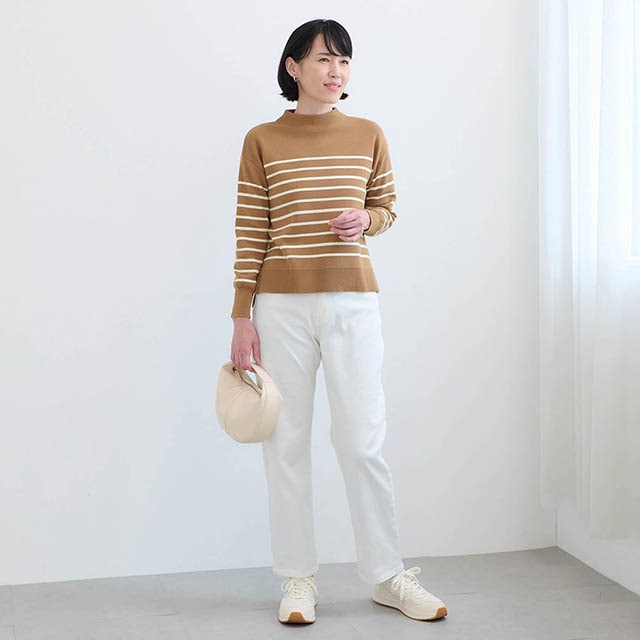 カジュアル感を抑えて大人っぽさを演出するパネルボーダー