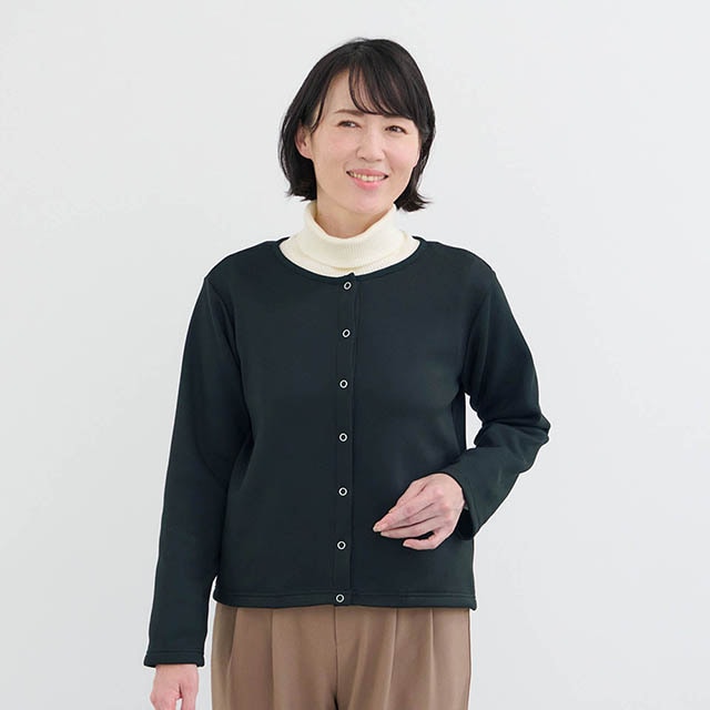 上品なのに毛布のようにあたたかい裏ベロアを使用したカーディガン