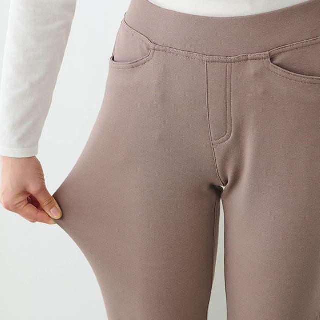 ストレッチ素材で動きやすい