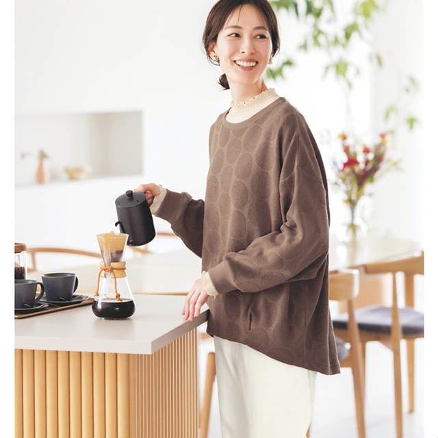 1枚でもレイヤードとしても、ロングシーズン活躍する1枚