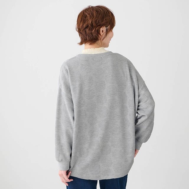 長めの後ろ丈が腰まわりをカバー