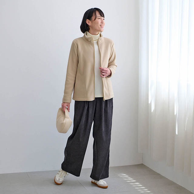 家の中はもちろん、シンプルだからワンマイルコーデとしても活躍