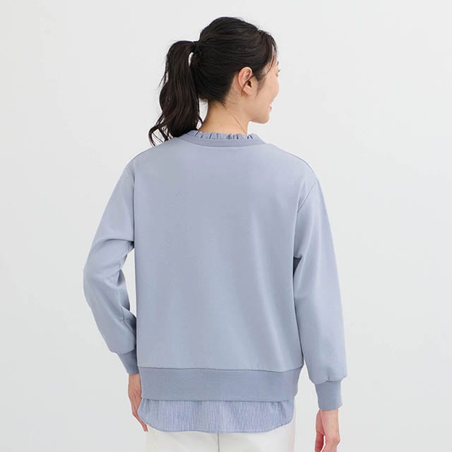 お尻まで隠れる丈感でさりげなく体型をカバー