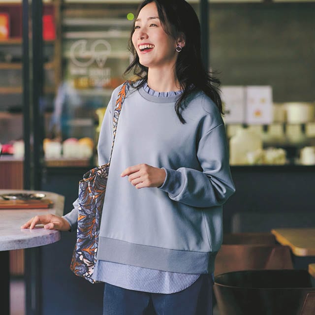 襟＆裾のストライプシャツ仕様で重ね着いらずのプルオーバー