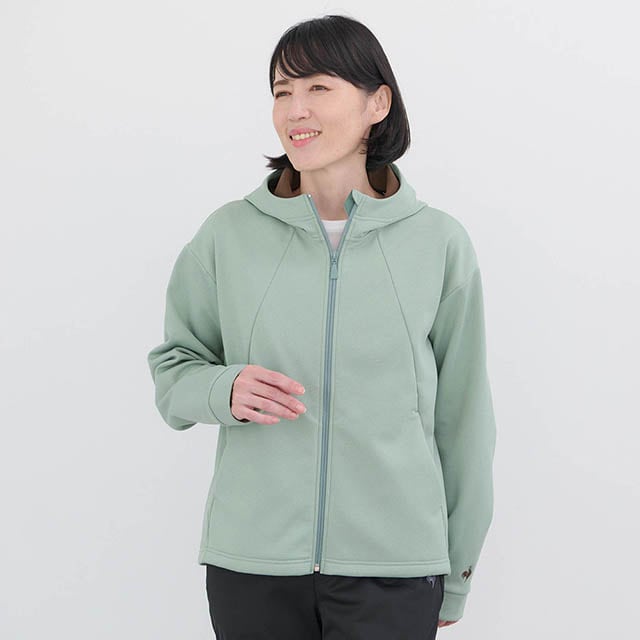 ほどよいゆとりのあるAラインシルエット