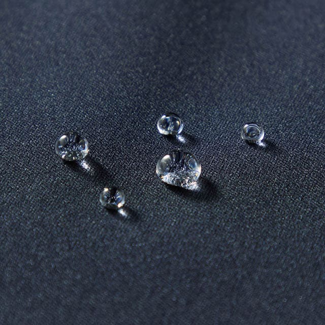 表側は防風保湿撥水機能付き