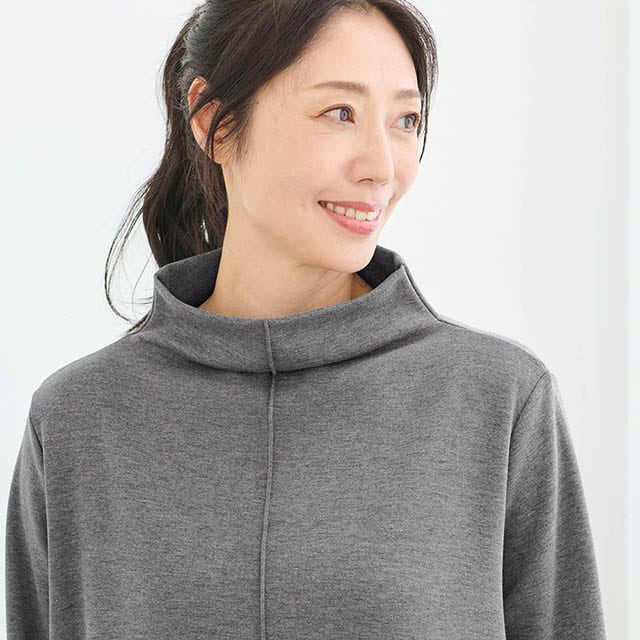 立ち上がったハイネックも好バランス