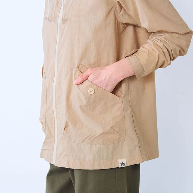 フラップポケットがアクセントに