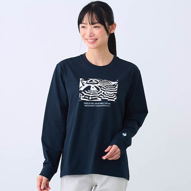 ストレッチ性に優れ、空気をまとうような軽やかな着心地