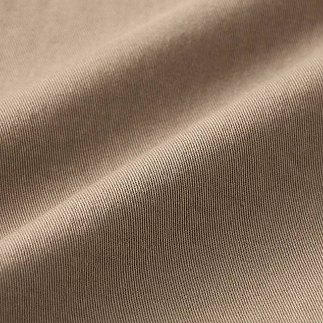 ストレッチ性の優れたチノ素材