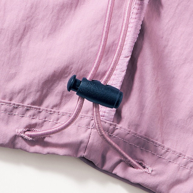 裾はスピンドル仕様で動きやすいスタイルに調整可能