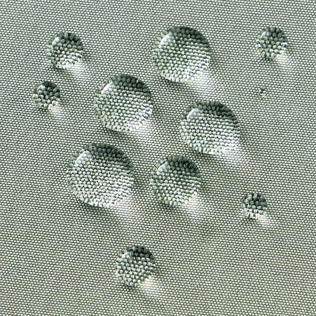 多少の雨をはじく撥水加工