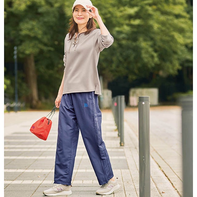 軽い運動にぴったりなウインドパンツ