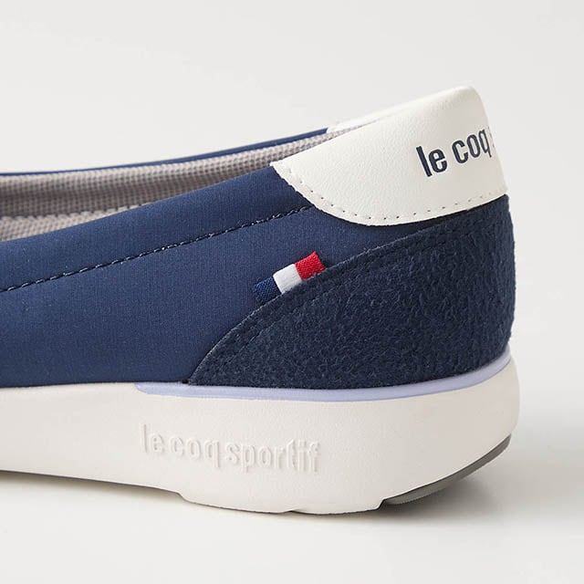 トリコロールカラーがポイントに