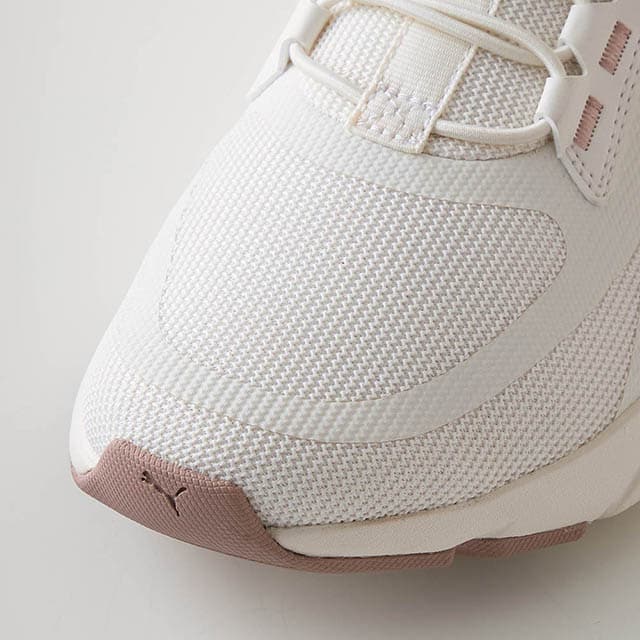 通気性のよいアッパーで一日中快適な履き心地