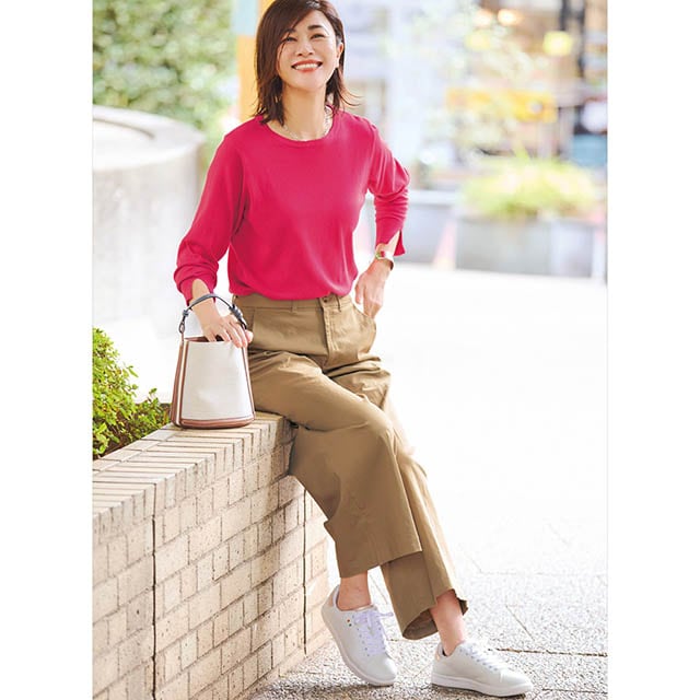 シンプルなデザインでどんな着こなしにもなじみやすい