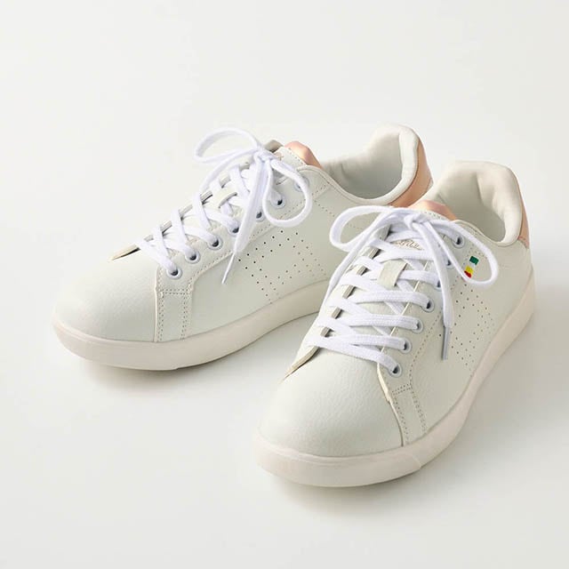 スニーカーが苦手なきれいめ派さんにもおすすめのコートスニーカー