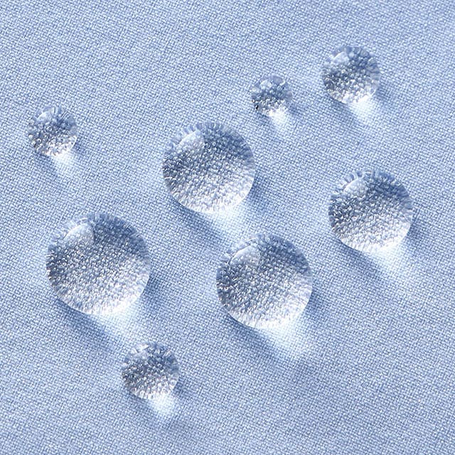 多少の雨をはじく撥水機能付き