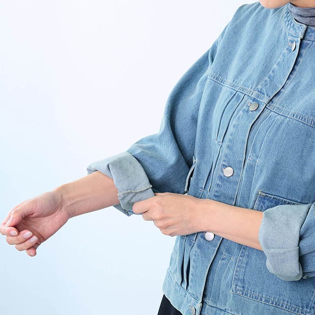 軽くてやわらかいデニムで腕まくりもしやすい