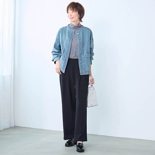 流行りのボトムに合わせやすい短すぎず長すぎない、バランスのよい丈感