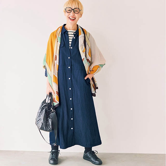 大人が女性らしく着られるようこだわったデニム調ワンピース