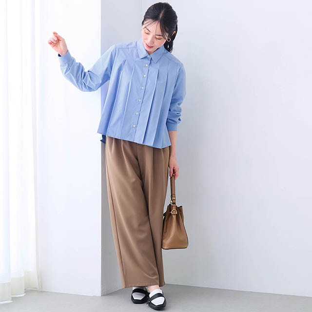 トレンドのボトムに合わせやすい短めの着丈
