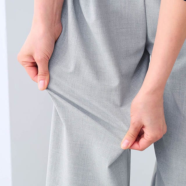 ストレッチ性がありラクなはき心地と上品さを兼ね備えた一着